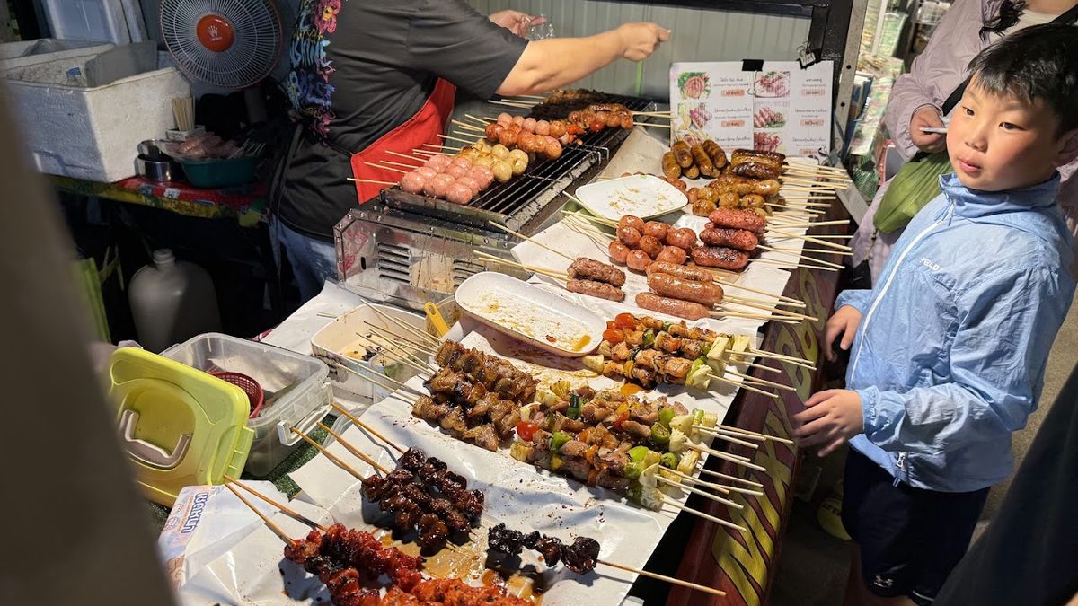 Black Crab Night Market photo 3