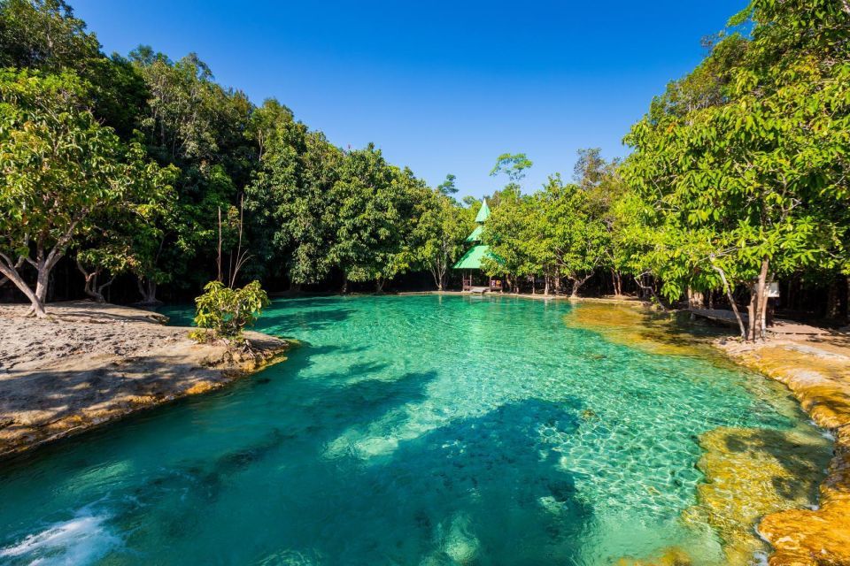 Emerald Pool photo 2