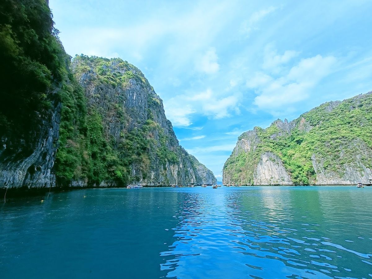 Hat Noppharat Thara-Mu Ko Phi Phi National Park photo 2