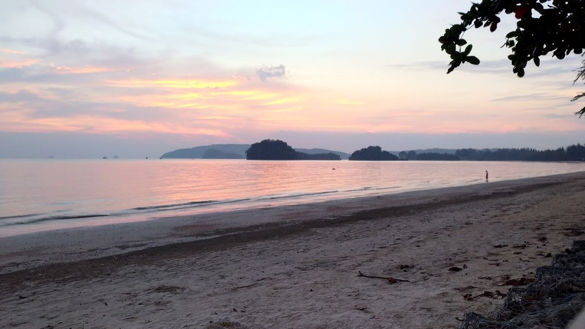 Hat Noppharat Thara-Mu Ko Phi Phi National Park photo 4