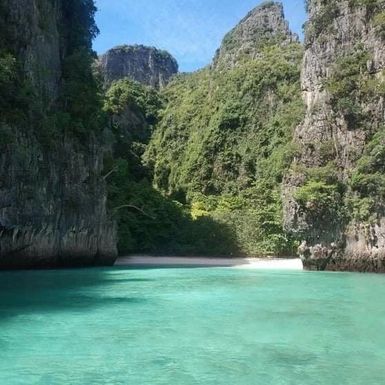 Hat Noppharat Thara-Mu Ko Phi Phi National Park, Krabi