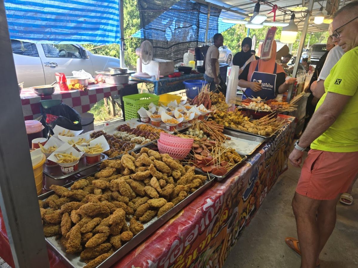 Klong Muang Sunday and Tuesday Market photo 2