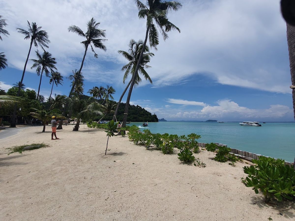 Loh Ba Kao Bay photo 3