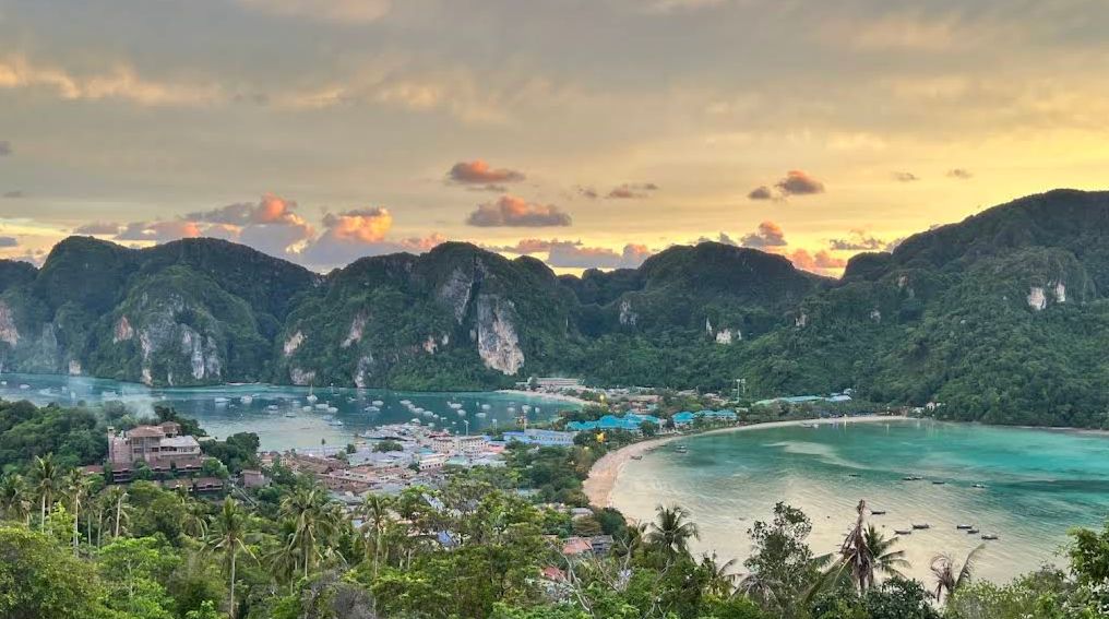 Phi Phi Viewpoint 3 photo 2