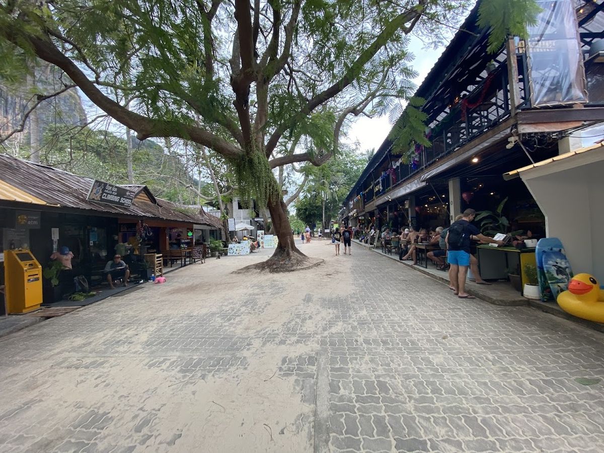 Railay Walking Street photo 3