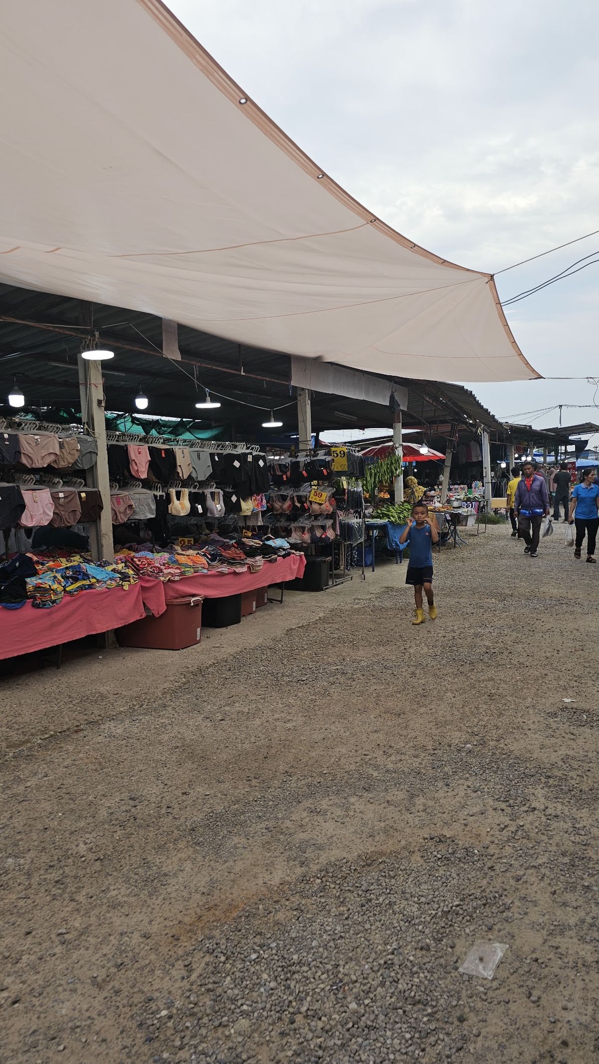 Second hand and fresh produce market, Krabi