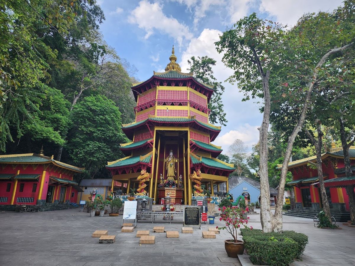 Stairs Wat Tham Suea photo 4