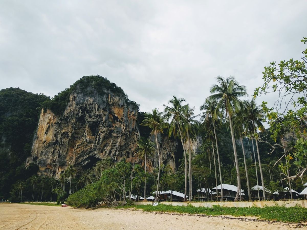 Tonsai Beach photo 3