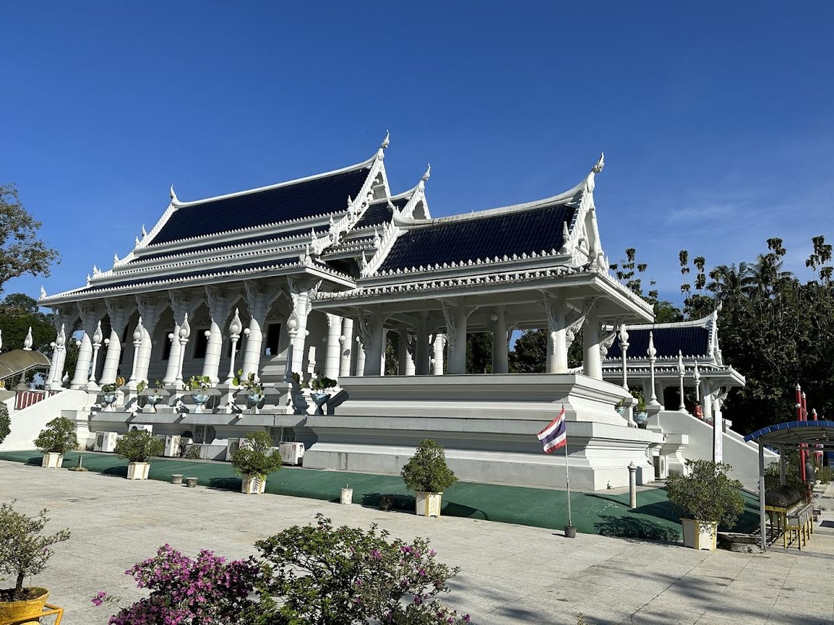 Wat Kaew Korawaram photo 2