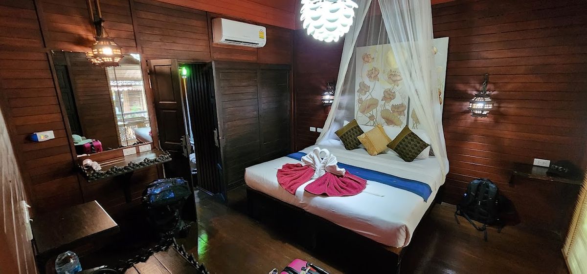 Baan Habeebee Resort pool and grounds in Ao Nang