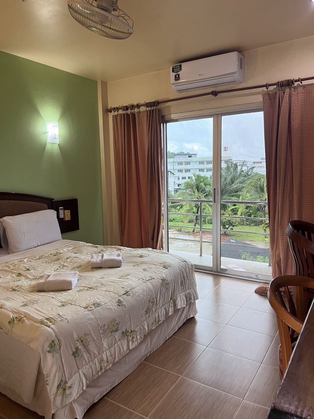 Baan To Guesthouse pool and grounds in Krabi Town