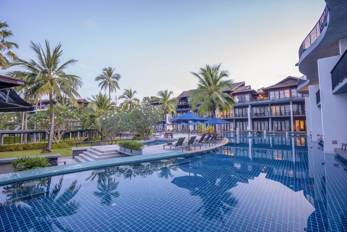 Holiday Ao Nang Beach Resort, Krabi exterior in Ao Nang