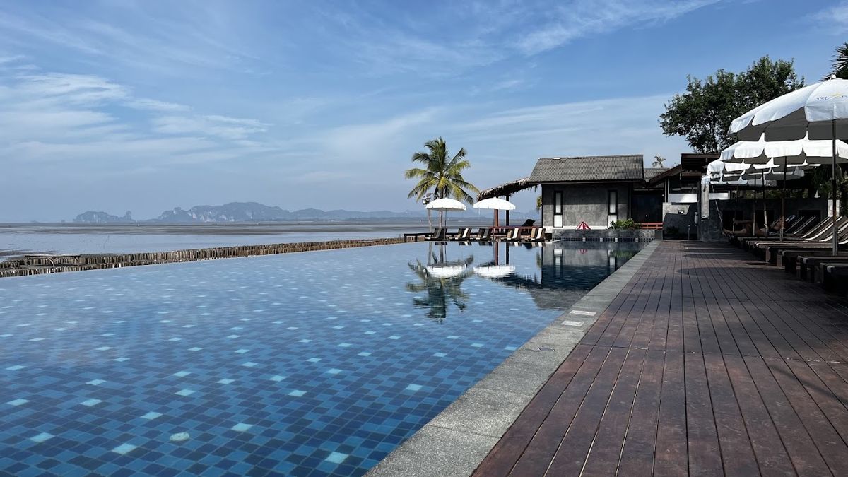 Islanda Hideaway Resort room interior in Klong Muang
