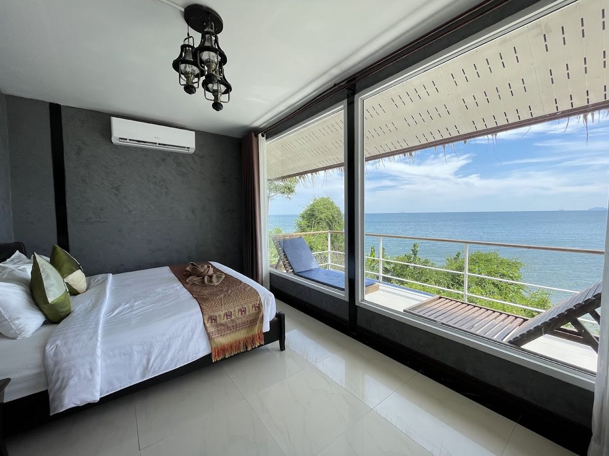 Koh Jum Resort Krabi pool and grounds in Klong Muang