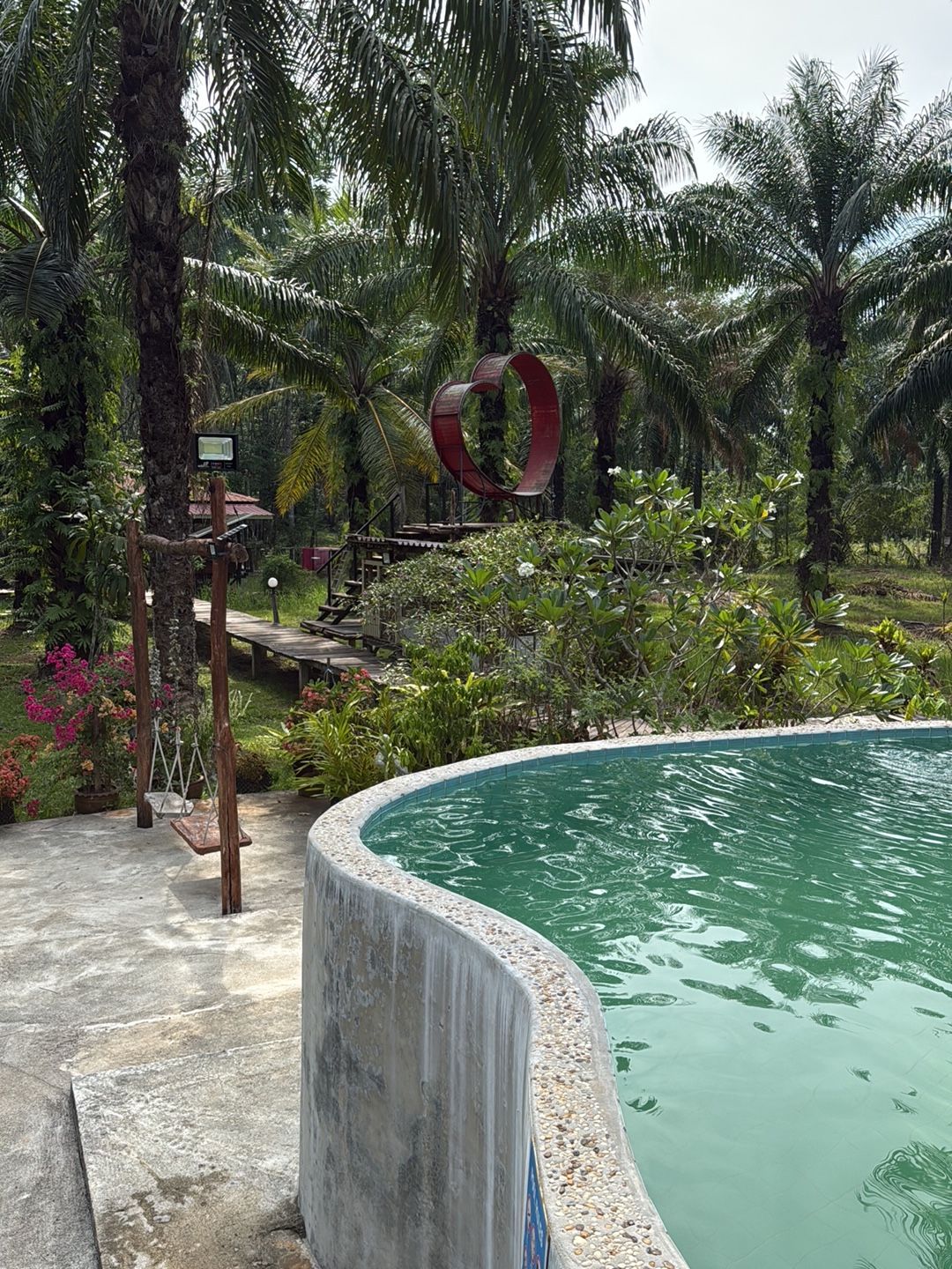 คุ้มคชานันท์ - Koom Kachanaan - Regis Homestay room interior in Tubkaek