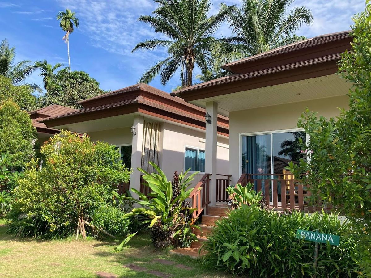 Lay Back Villa exterior in Klong Muang