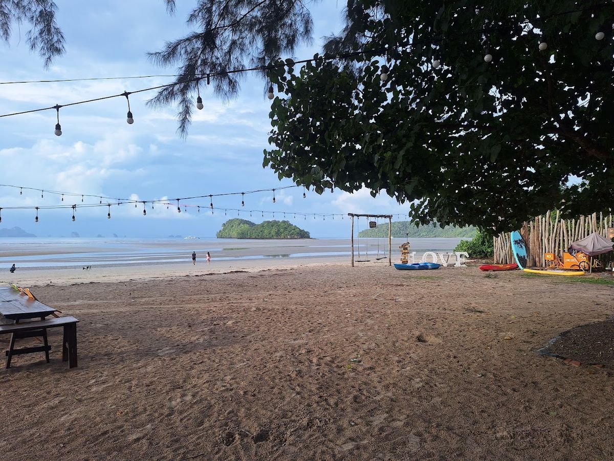 Long Beach bungalow bar & restaurant room interior in Klong Muang