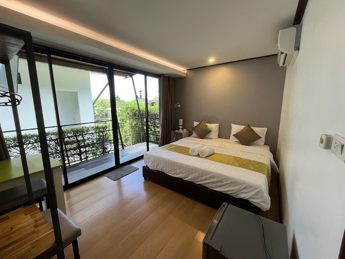 Marigold Aonang Resort & Restaurant มารีโกลด์ อ่าวนาง รีสอร์ท pool and grounds in Ao Nam Mao