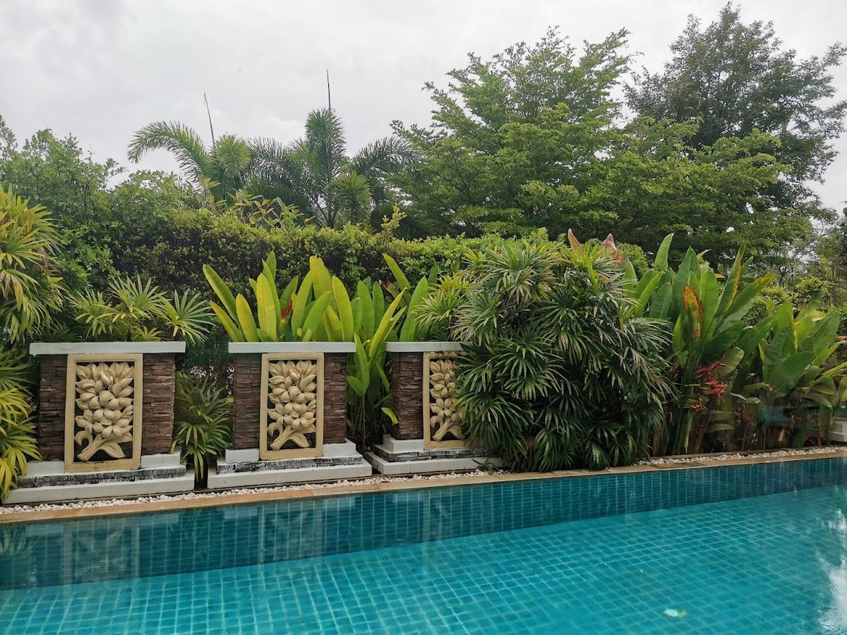 Pimann Buri Luxury Pool Villa exterior in Ao Nam Mao