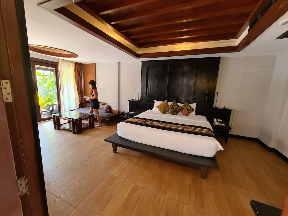 Railay Bay Resort and Spa pool and grounds in Railay Beach