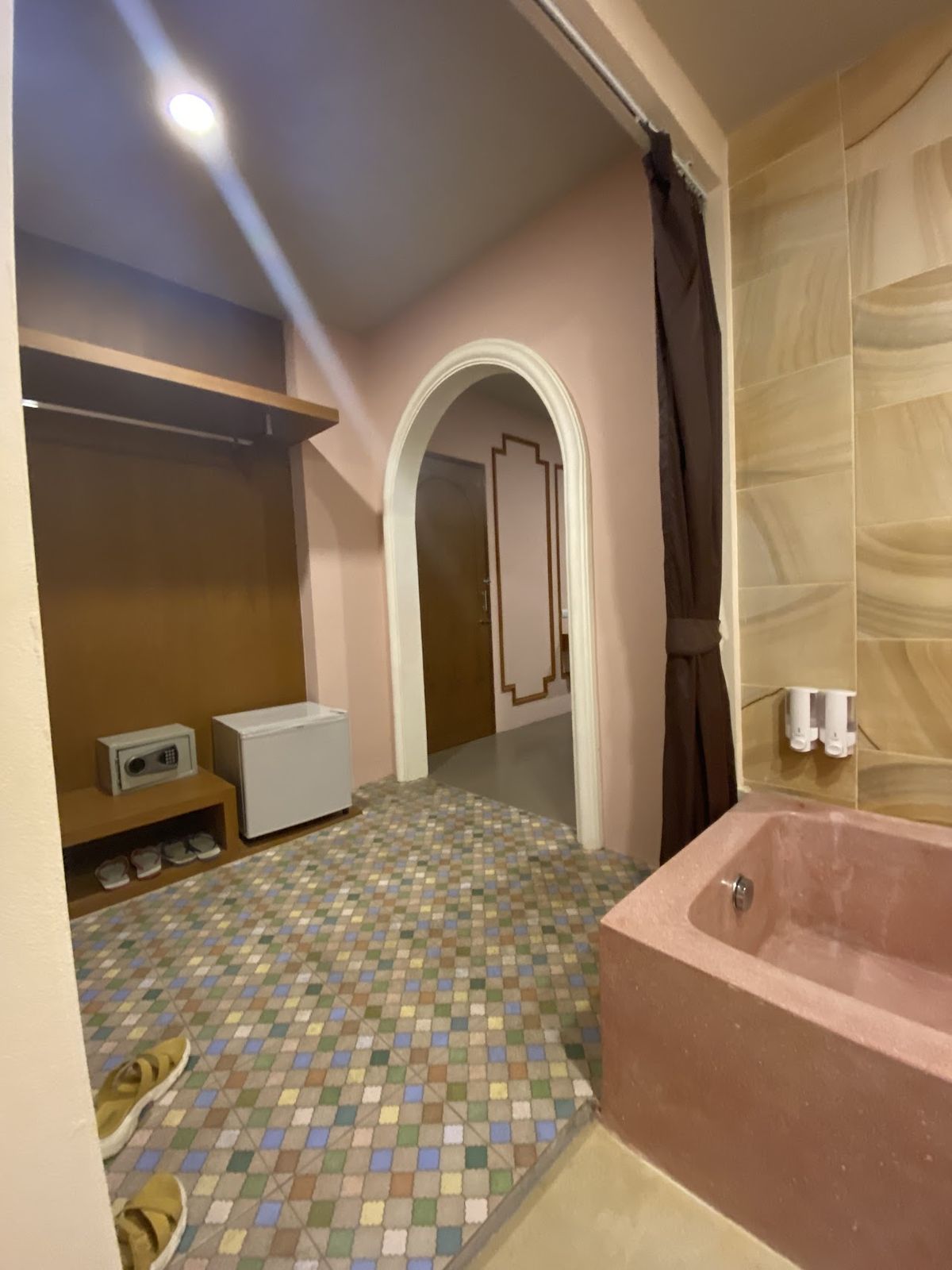 ROYAL PINEAPPLE HOTEL | a welcome to wealth & good fortune facilities in Krabi Town