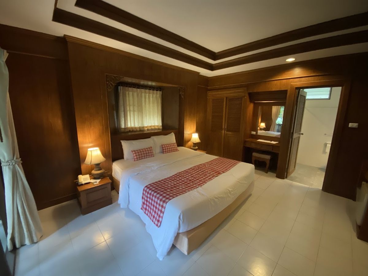 Sand Sea Resort pool and grounds in Ao Nang