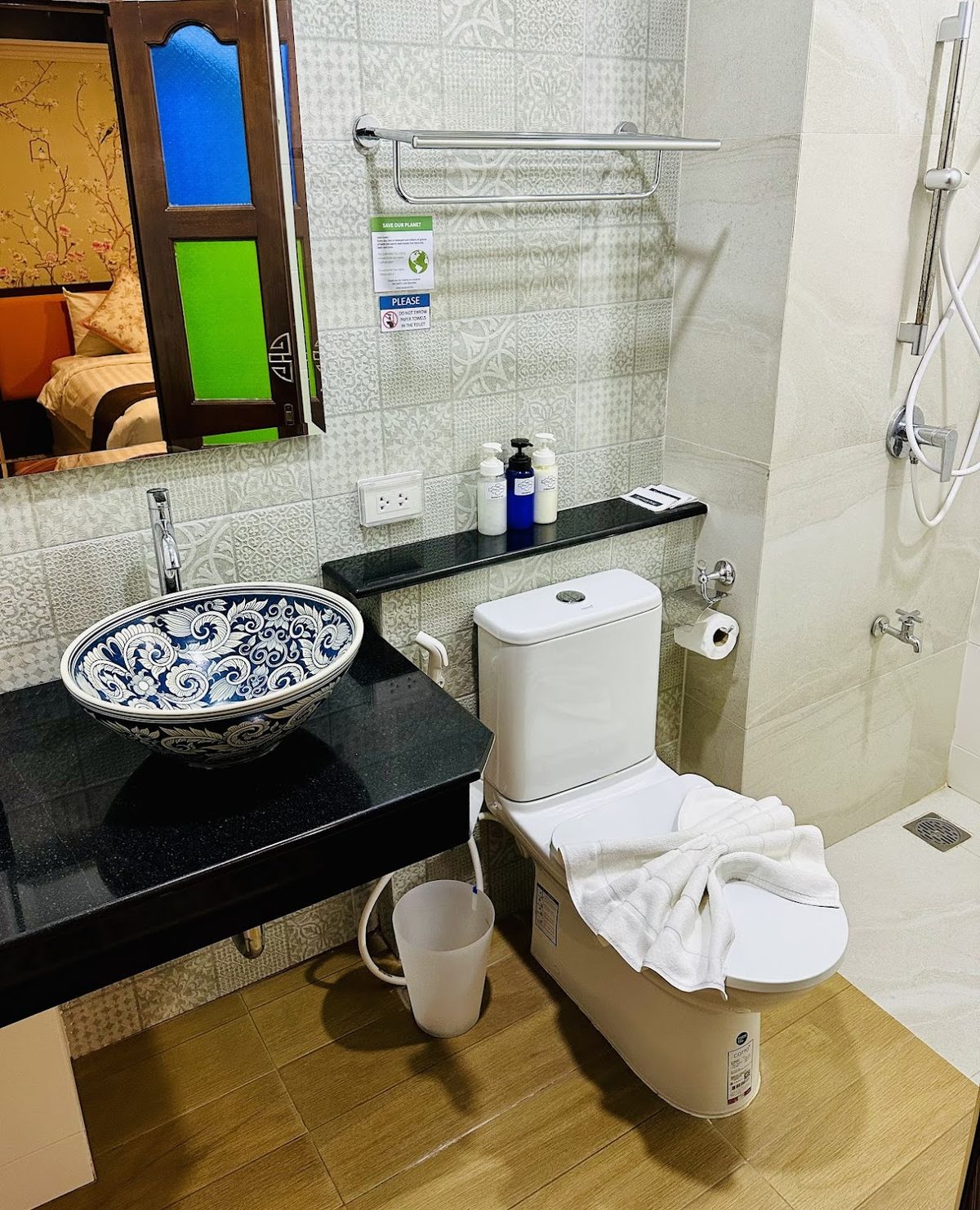 Sino Siam Hotel ชิโนสยามโฮเทล room interior in Klong Muang