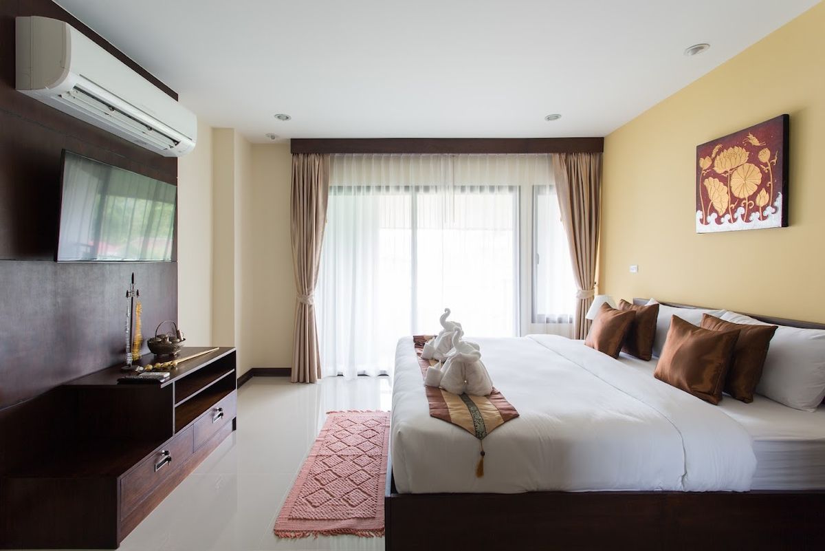 The Lai Thai Luxury Condominiums pool and grounds in Ao Nang