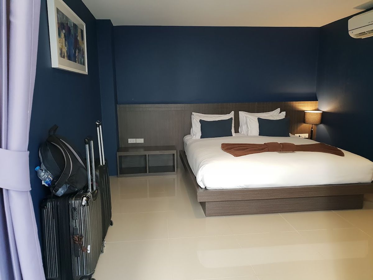 THE SEENS HOTEL pool and grounds in Krabi Town