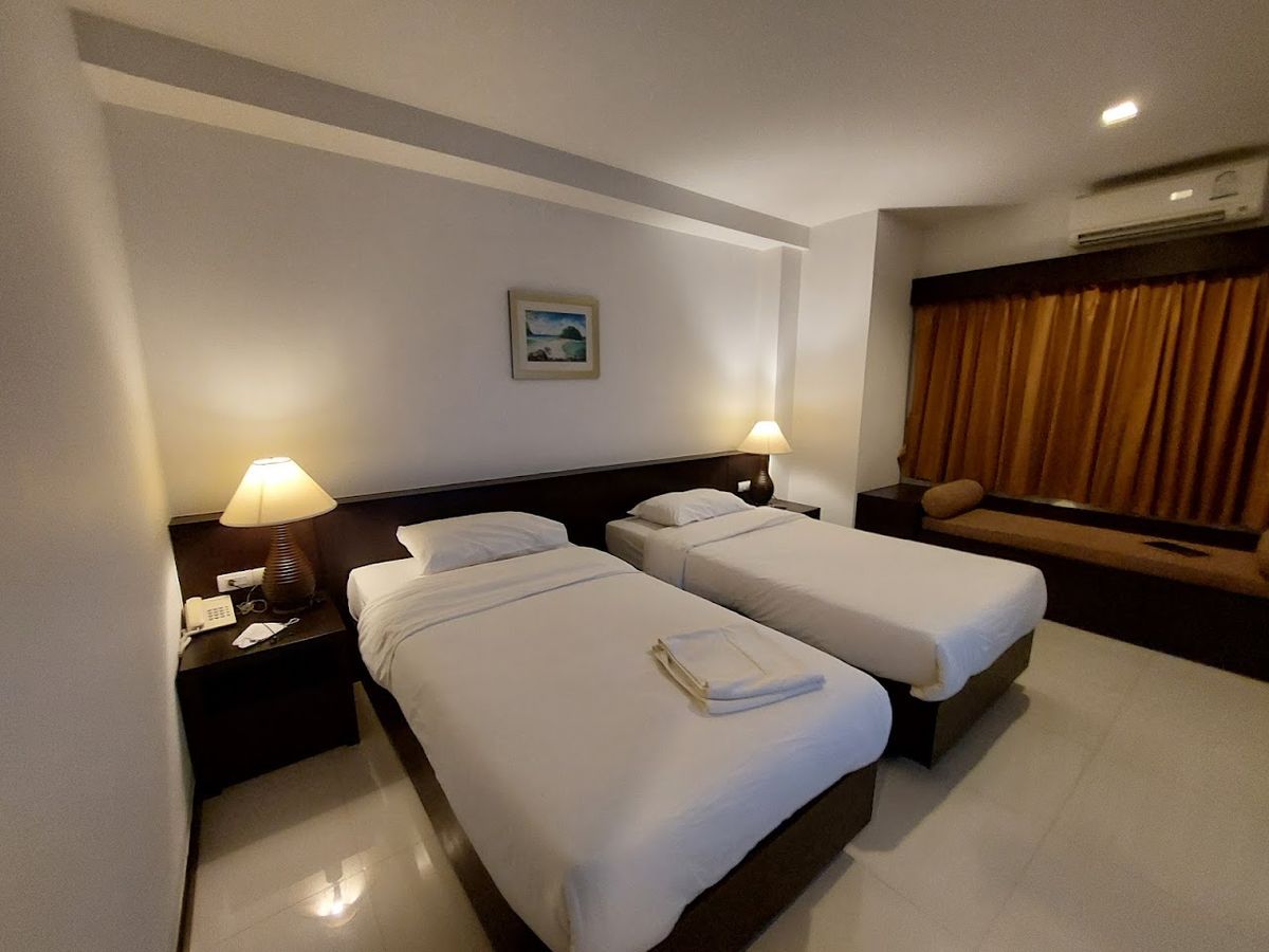 The White Pearl Hotel pool and grounds in Krabi Town