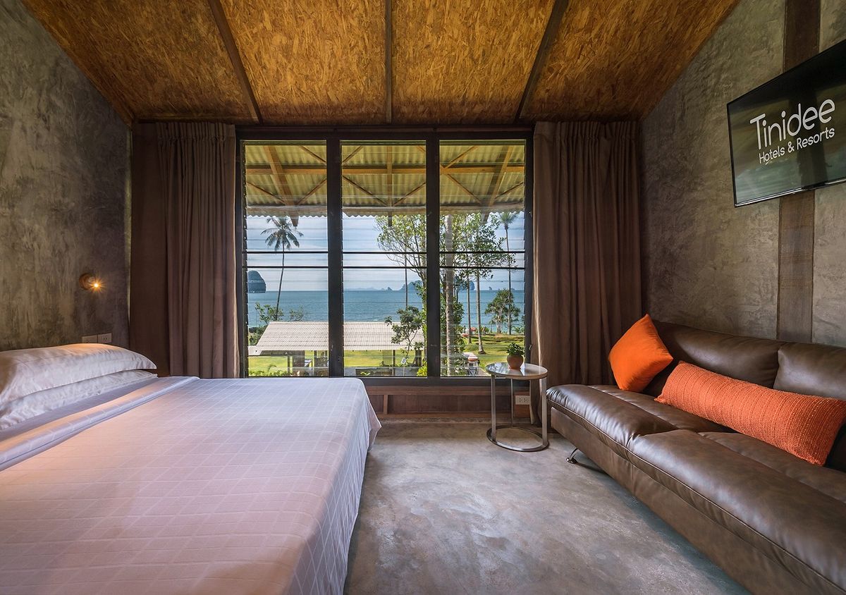 Tinidee Hideaway Tonsai Beach Krabi pool and grounds in Ao Nang