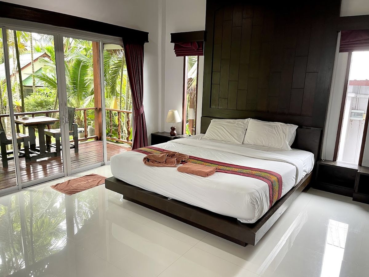 Vipa Tropical Resort pool and grounds in Ao Nang